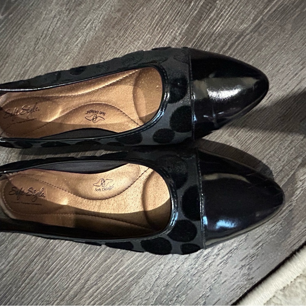 Soft Style Black Patent Leather Flats